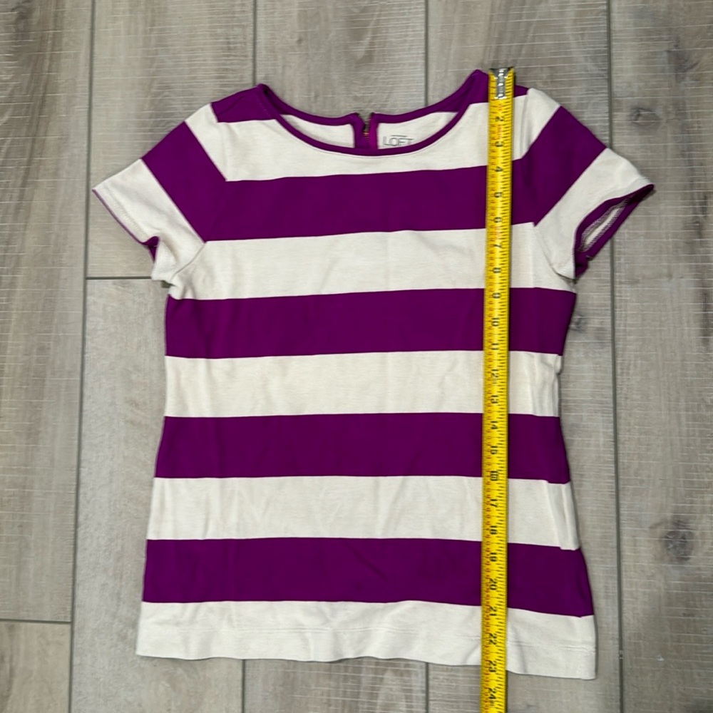 Ann Taylor loft size small. Knitted shirt